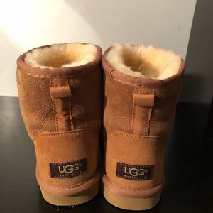 Short UGG boots